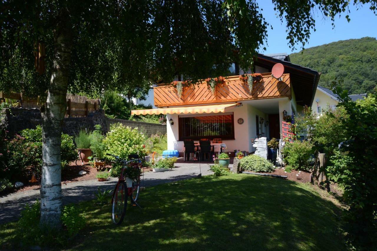 Ferienwohnung Burgblick Bilstein Exterior foto